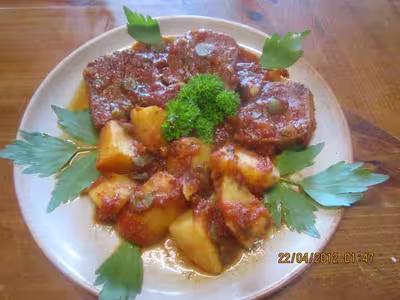 Boeuf en croûte aux tomates et cornichons