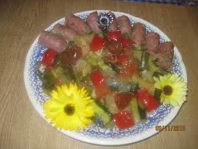 Mêlée de légumes aux saucisses de Toulouse