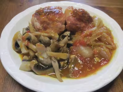 Paupiettes de porc aux légumes à la sauce tomates