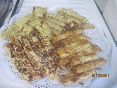 Petites baguettes feuilletées aux épices