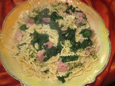 Épinards aux farfalles et jambon
