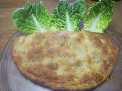 Pizza calzone, oignons et jambon