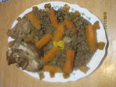Lentilles aux carottes à la viande de porc