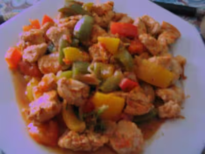 Sauté de poulet aux poivrons de couleurs