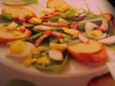 Salade d'épinards aux croûtons