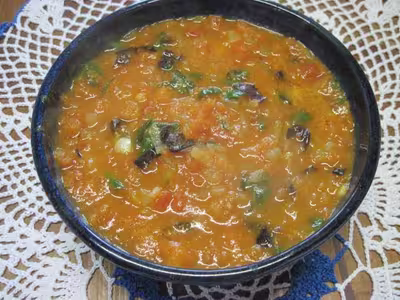 Sauce tomates aux tomates, basilic vert et rouge