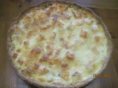 Tarte aux oignons et saumon rose