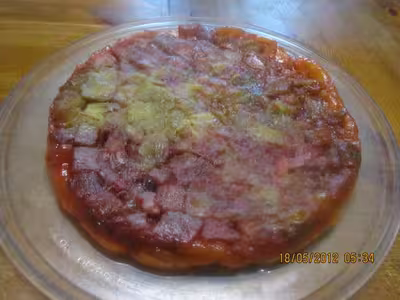 Tatin à la rhubarbe et fruits rouges