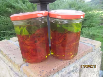 Tomates séchées au basilic et huile d'olive