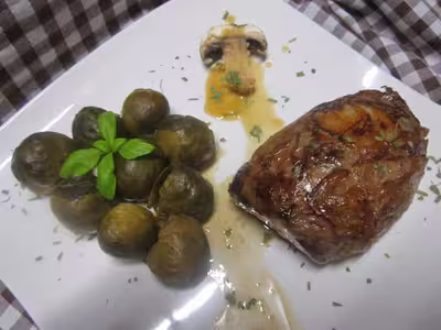 Tranches de foie porc garnies de fromage