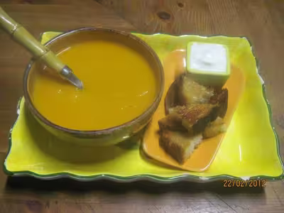 Velouté de carottes à la crème fraîche