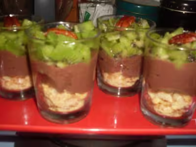 Verrines à la crème chocolat et kiwis