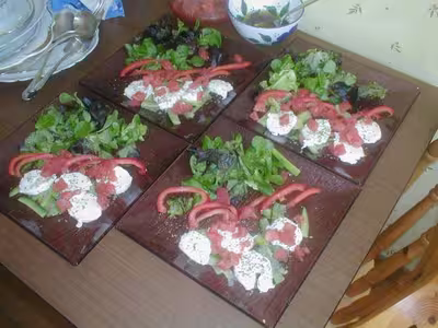 Salade à la mozzarella, poivrons, courgettes par Lola78