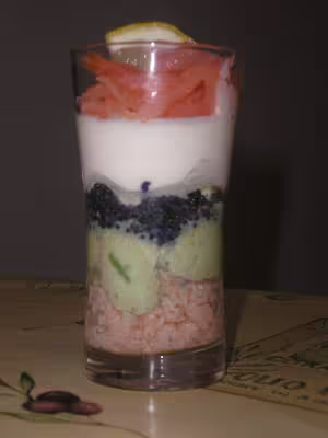 Verrine mousse d'avocats, crabe et saumon