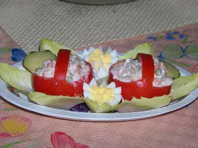 Paniers de tomates à la macédoine