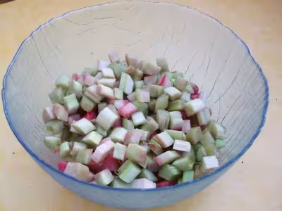 Alsace: Tarte à la rhubarbe meringuée