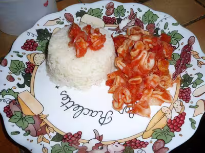 Anneaux de calamars et sauce tomate