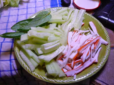 Rouleaux de printemps au concombre et surimi par mananoke
