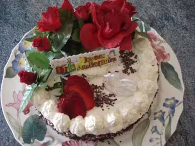Gâteau d'anniversaire (aux fraises) par beaute