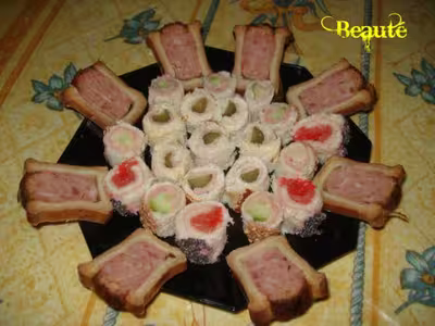 Amuse bouche. Les petits roulés