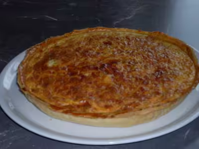 Quiche aux carottes râpées, boursin et lardons