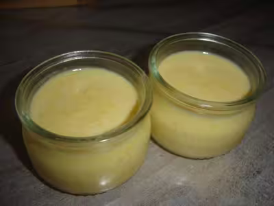 Petits pots de crème aux pêches