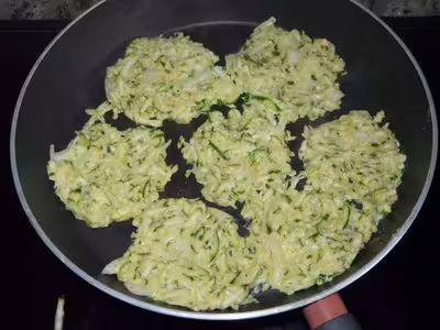 Recette WW : Galettes de courgettes par hello.40