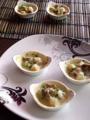 Cassolette de Saint-Jacques aux girolles