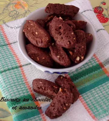 Biscuits aux amandes et chocolat, zeste d'orange