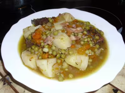 Boeuf carottes aux pommes de terre et petits pois