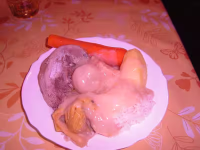 Bouillon de langues de porc