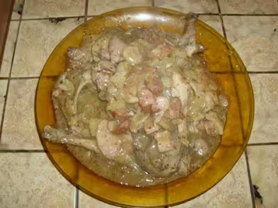Lapin à la moutarde aux champignons et poitrine fumée