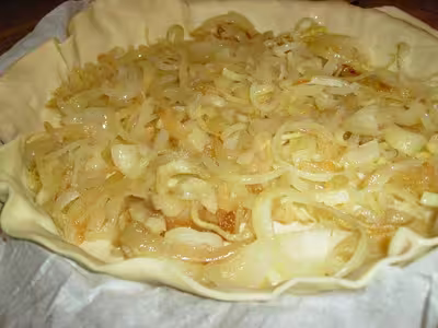 Tarte aux oignons et au jambon au tarte express