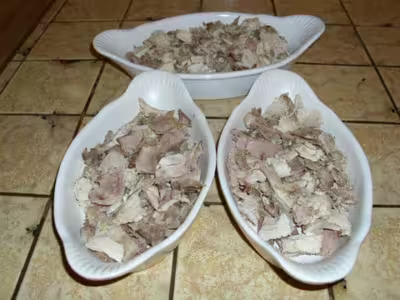 Poule décortiquée et gratinée