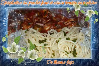Spaghettis au poulet fumé, sauce tomate aux olives