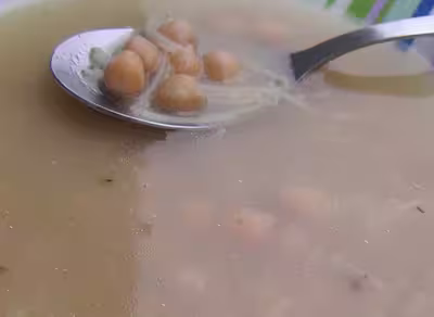 Espagne: Caldo de pollo