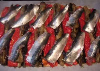 Coca aux aubergines, poivrons et sardines par annabarcelone