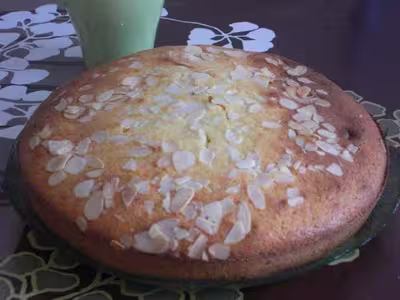 Gâteau au yaourt à la vanille et amandes