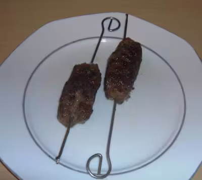 Maroc: Kebabs de kefta (brochette de viande hachée )