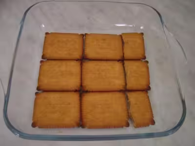 Gâteaux aux biscuits secs chocolat noir et blanc