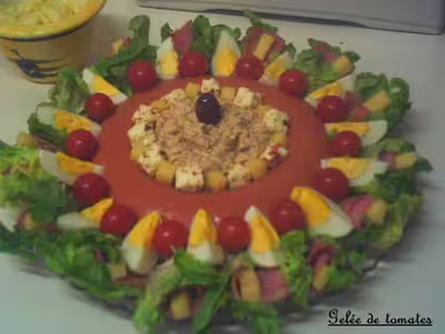 Couronne de gelée de tomates