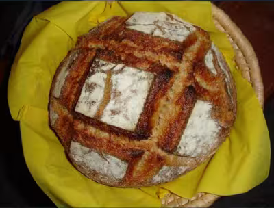 Pain complet au levain et au miel