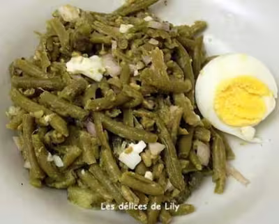 Salade de haricots verts, vinaigrette à l'oeuf écrasé