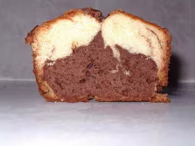 Moelleux à l'orange avec une vague de chocolat