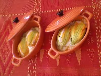 Fleurs de courgette farcies au fromage