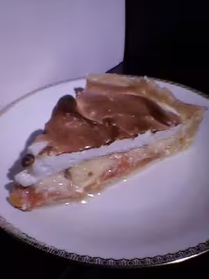 Tarte amandine aux abricots meringuée