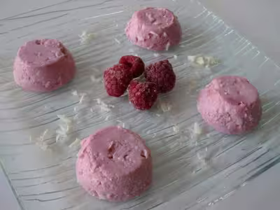 WW: Mini-panacotta chocolat blanc et framboises(PP) par DORO5983