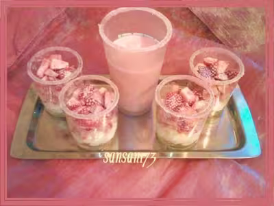 Coupes de fraises au yaourt