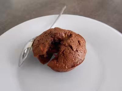 Brownies au caramel beurre salé et noix
