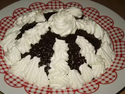 Marquise glacée aux amandes grillées et au chocolat